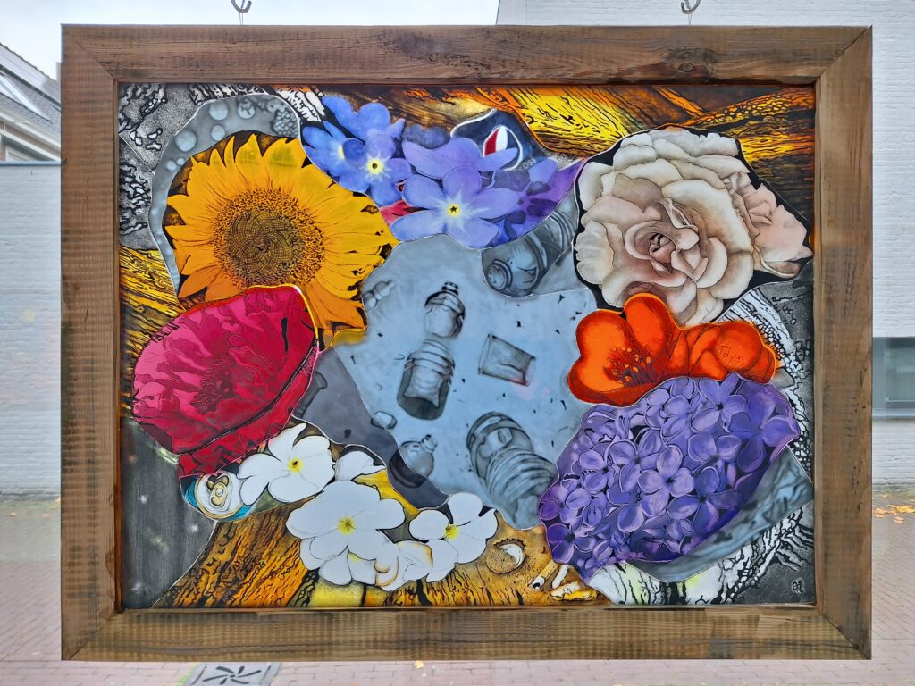 Anja van Aalen - 'Overdaad' - glasapplique - 60 x 80. cm