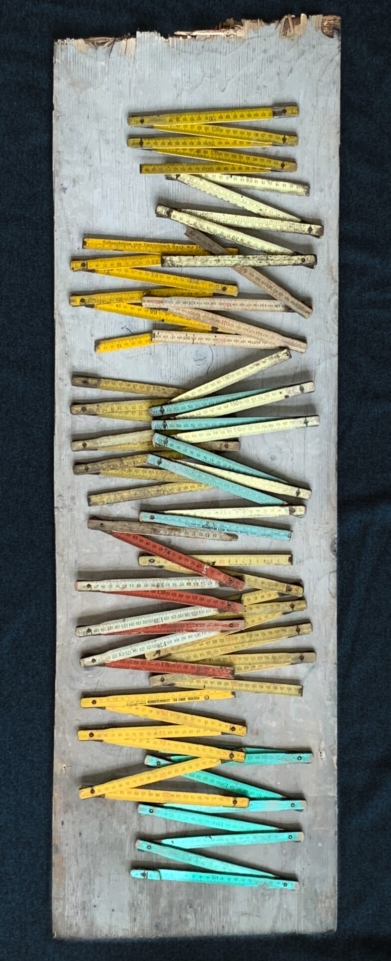 Anne Marie Smits - 'Duimstokken-verzameling van mijn vader' – 40 x 130 cm.jpg
