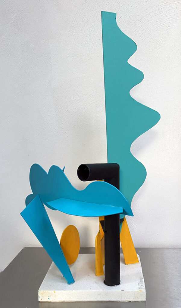 Peter van Tilburg - 'De Geknipte Zon' 2025 - karton - 57 x 32 x 30 cm